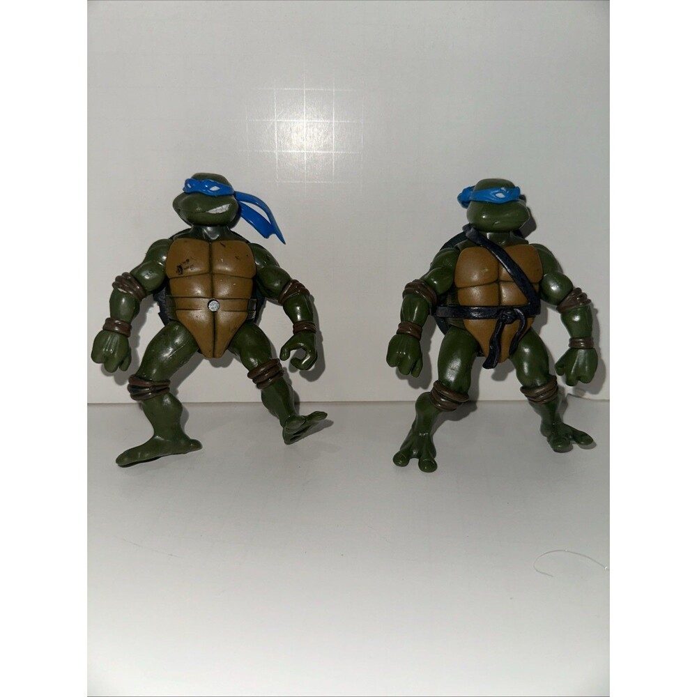 2 LEONARDO - 2002 TMNT Teenage Mutant Ninja Turtles Playmates Mirage Studios